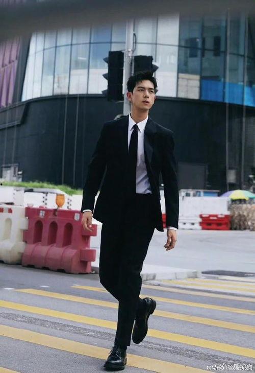 刘大锤最新爆料许凯点外卖,明星生活揭秘引网友热议